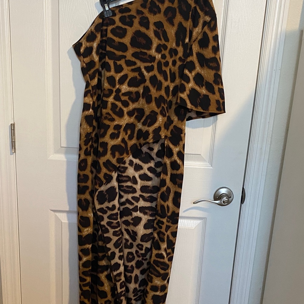 SHEIN Leopard Print off one should long shirt/tunic  tiered/split - Picture 3 of 5